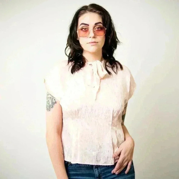 Vintage 80s Pastel Pink Short Sleeve Bow Tie Button Up Blouse - Picture 3 of 11